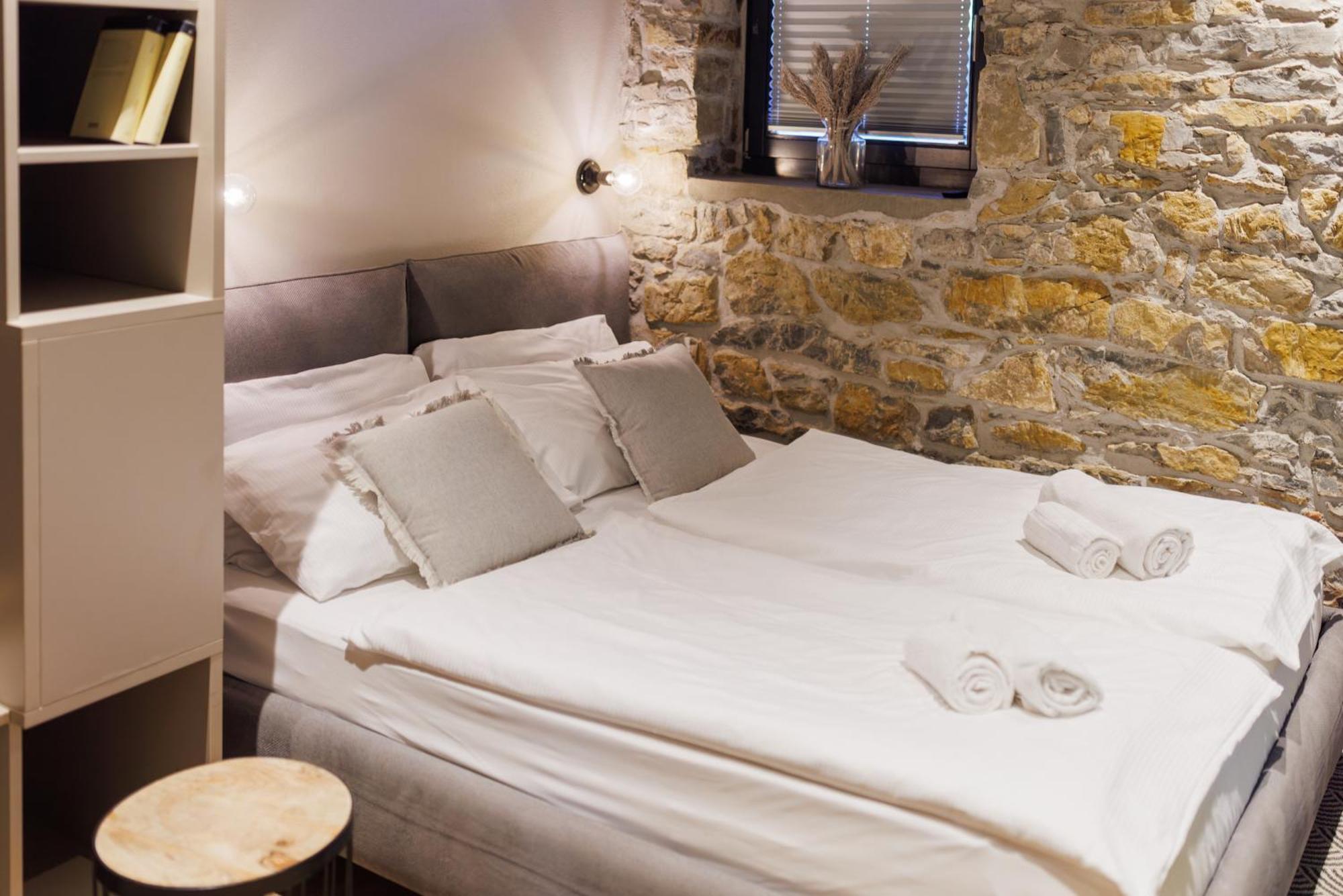 Vila Robida & Spa Črni Kal 外观 照片