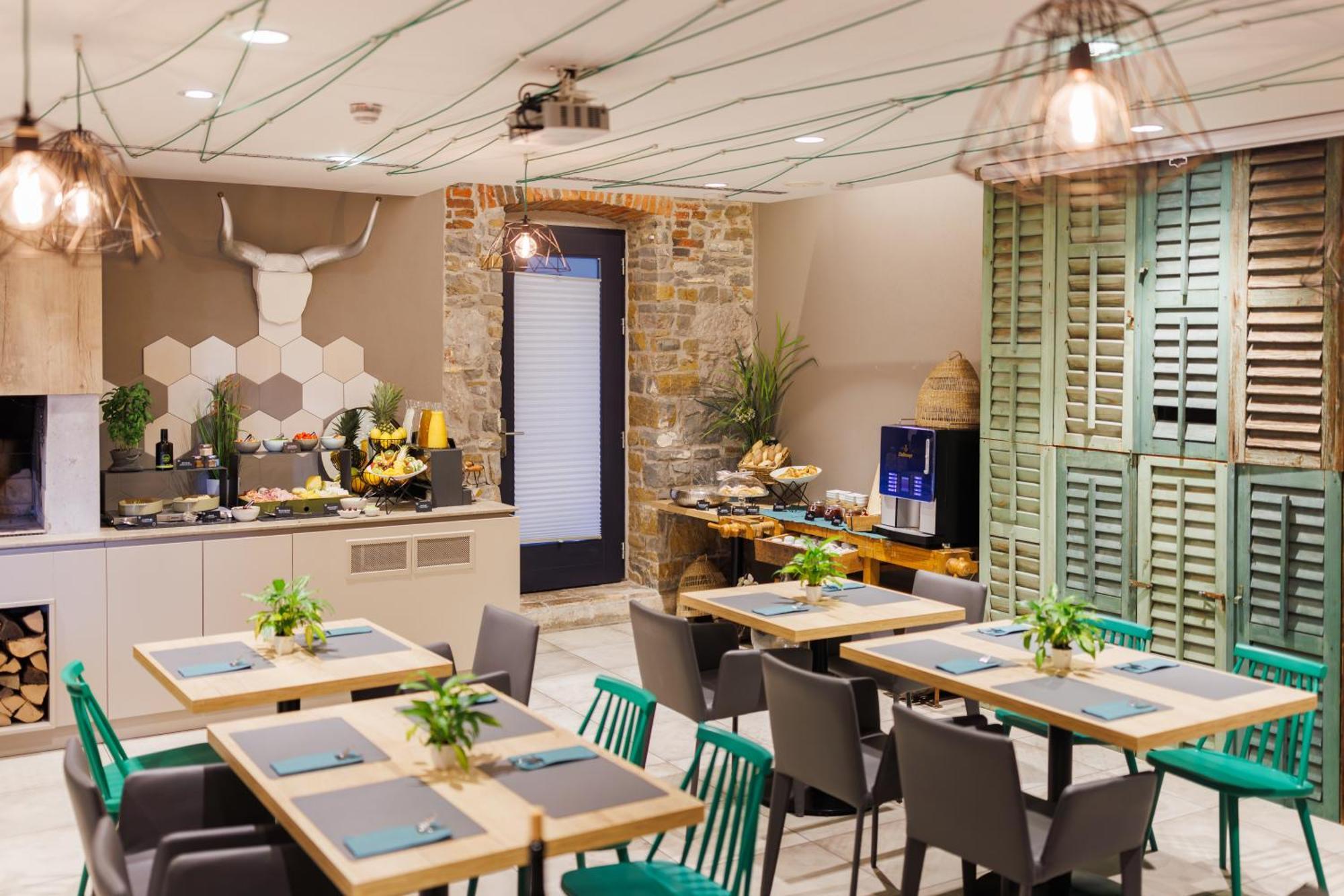 Vila Robida & Spa Črni Kal 外观 照片