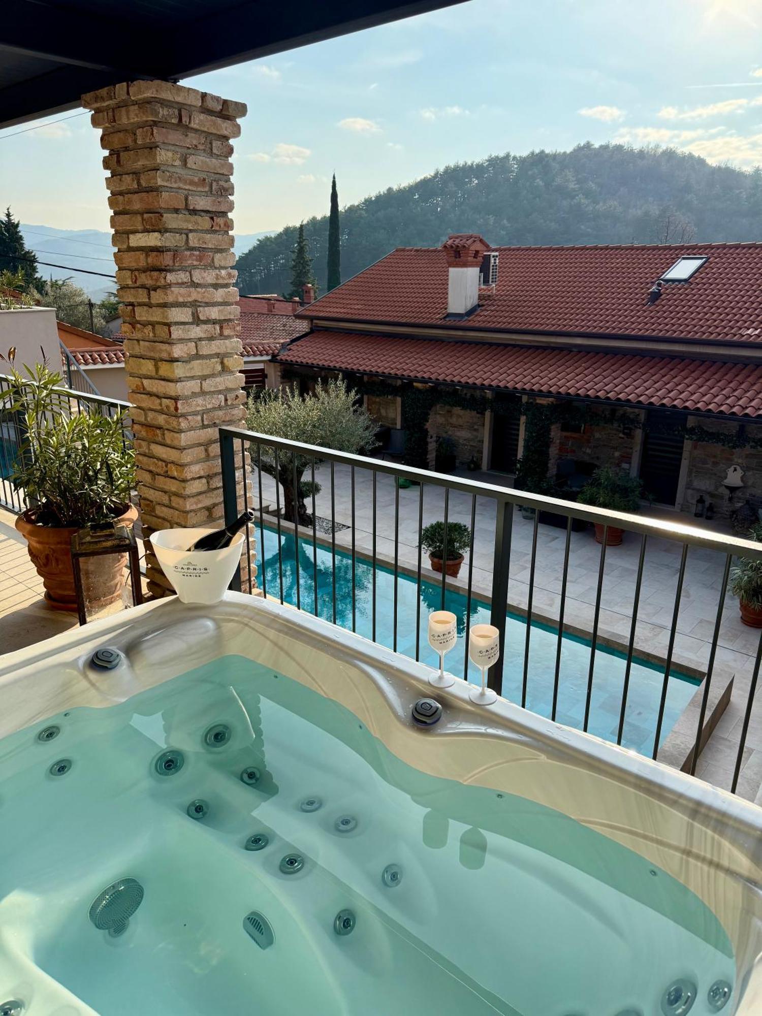 Vila Robida & Spa Črni Kal 外观 照片